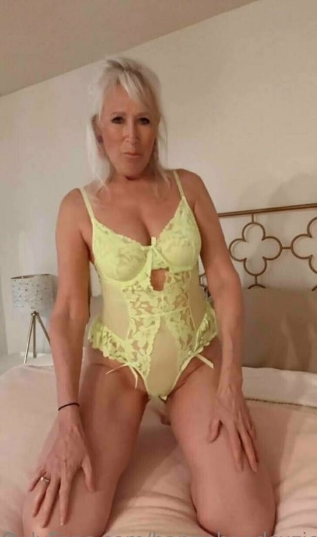 hannahandsuzie star beautiful pic