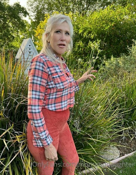 hannahandsuzie model sexy pics