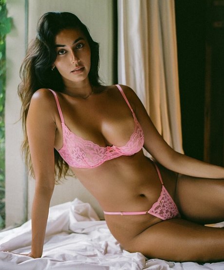 steph lopez loves you star exclusive img