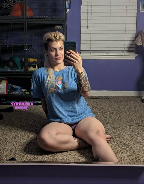 Synthetika Lynn sexy star pics