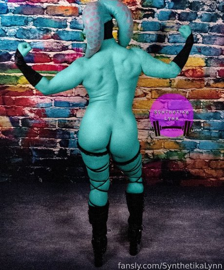 Synthetika Lynn beautiful actress pics