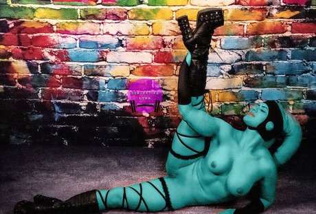 Synthetika Lynn hot model photos