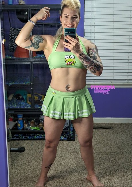 Synthetika Lynn pornstar erotic pictures