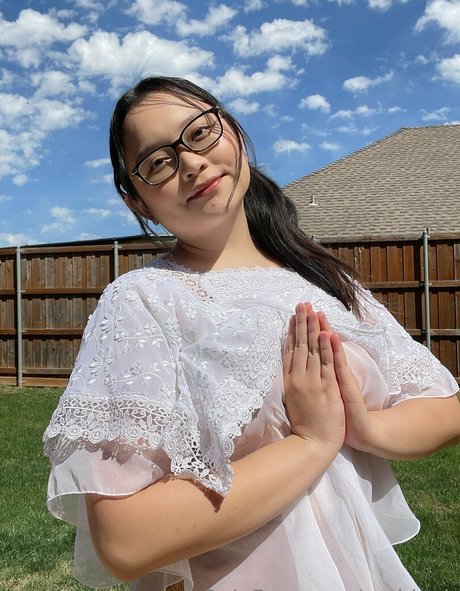 chicks with dicks onlyfans hot sexy pic