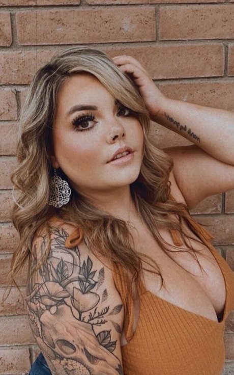 Lilly M hd model images