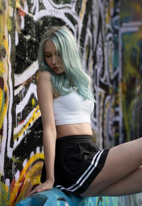 Apollolol art actress photos