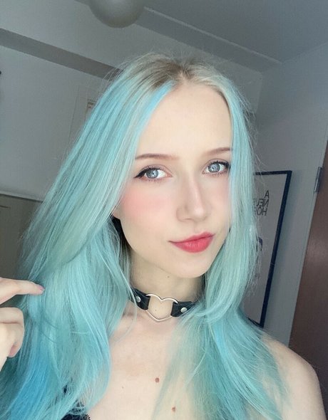 Apollolol model hd pics