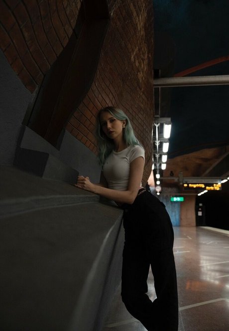 Apollolol pretty pornstar pics