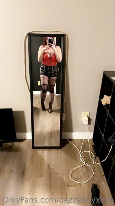 dezzybbyxoxo model nudes photo
