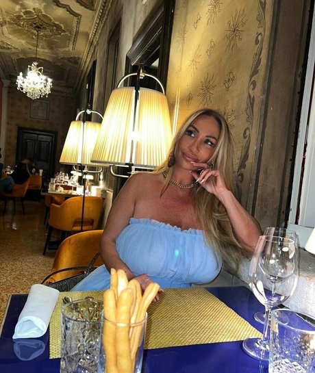 Mara Traversi star sexy archive