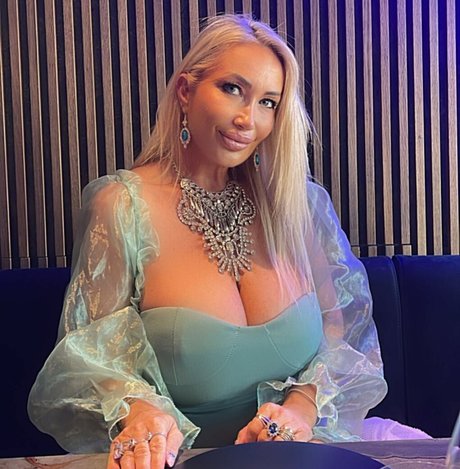 Mara Traversi star sex img