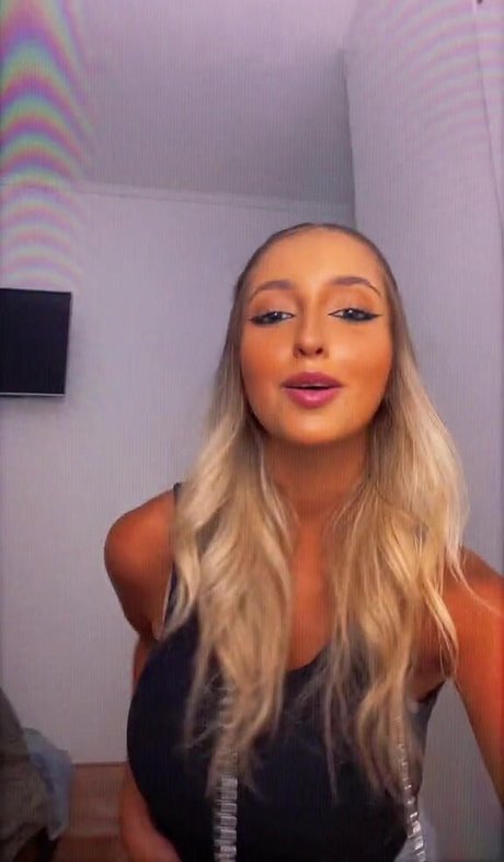 Anita Celestino best model image