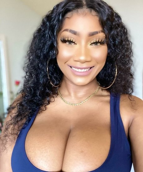 CoolieMonae star art galleries