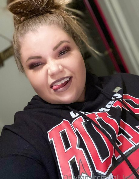 kali lov3_ model pretty pictures