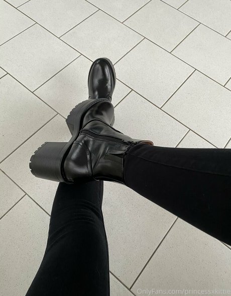 bbw lesbian onlyfans adult image