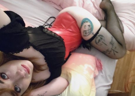 flow3r kitt3n pornographic model pics