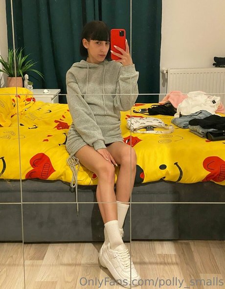 polly smalls pretty actress image