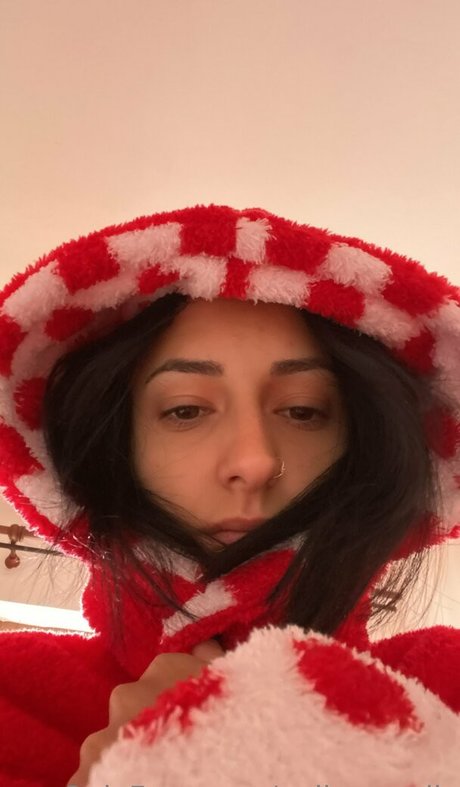 hairy legs onlyfans beautiful xxx photo