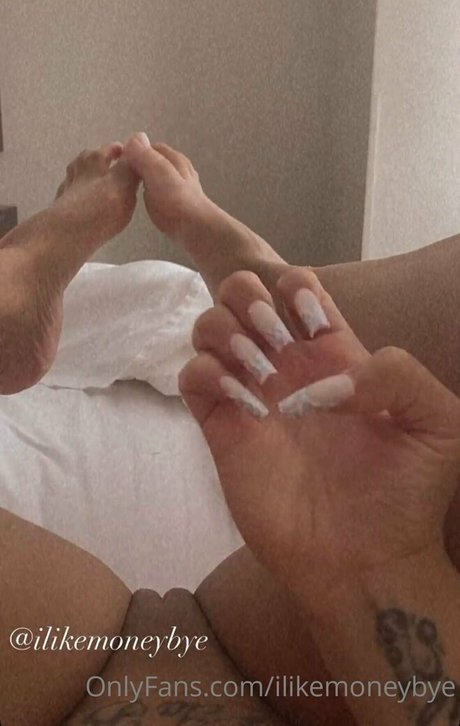 ilikemoneybye exclusive model gallery