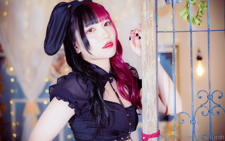 asian blonde onlyfans art nude photo