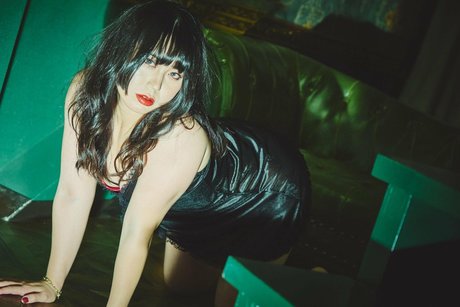 WomenJoshi nude model archive