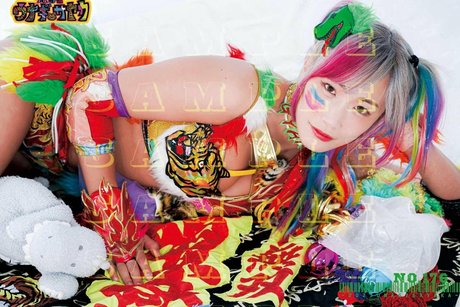 WomenJoshi naked model photos