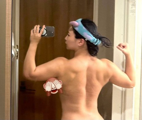 mommy onlyfans sexy image