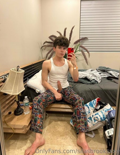 silasbrooksxxx naked star photo