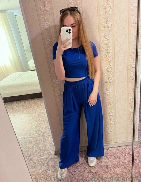 helenlittlerose model exclusive images