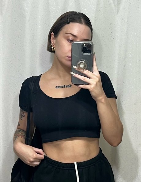 yyentaa model nudes picture