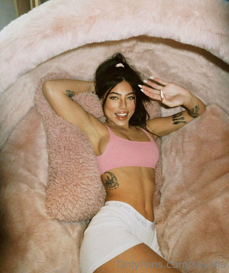 skyelia high quality pornstar img