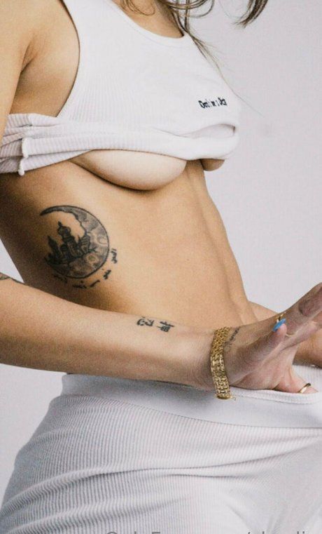 skyelia pornstar high quality image