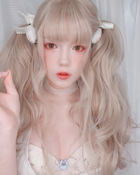 Tsuruko The Alien pornstar art archive