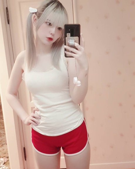 Tsuruko The Alien beautiful model archive