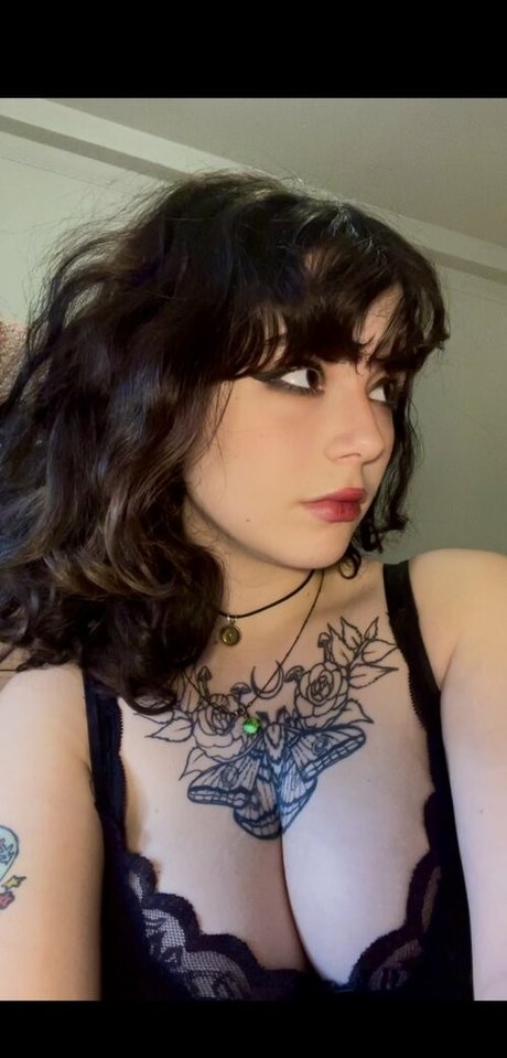 Lilkittymoon1 pornstar naked pictures