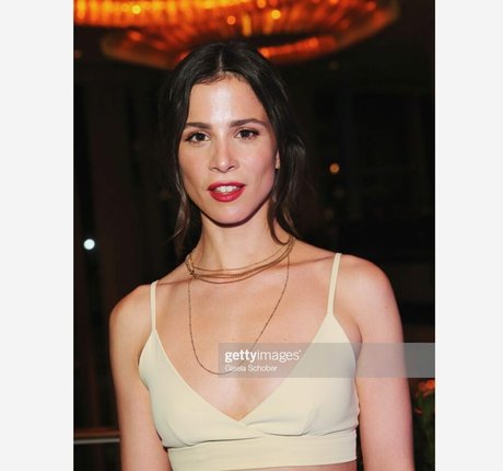 Aylin Tezel pornstar nudes images