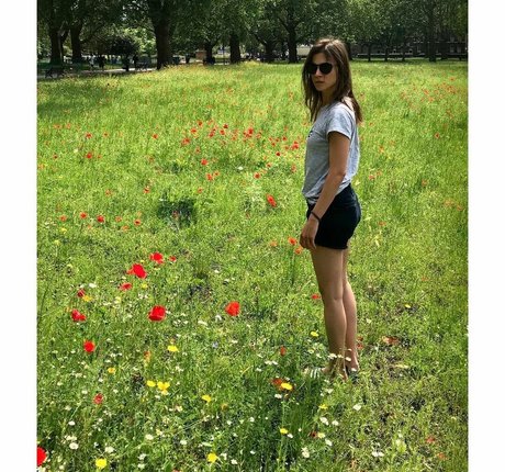 Aylin Tezel hd star img