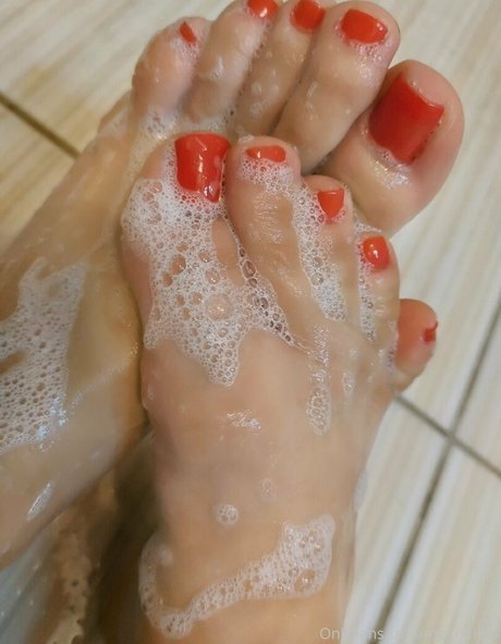 megnificus pornstar nude pictures