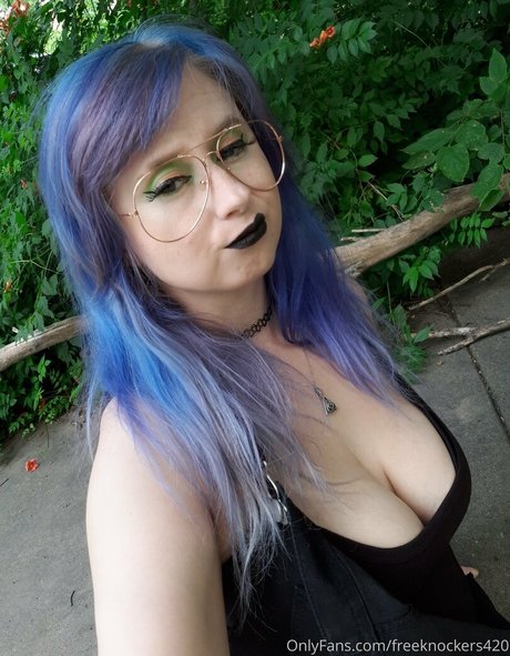 freeknockers420 star hot galleries