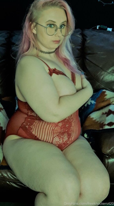 freeknockers420 pornstar nude pic