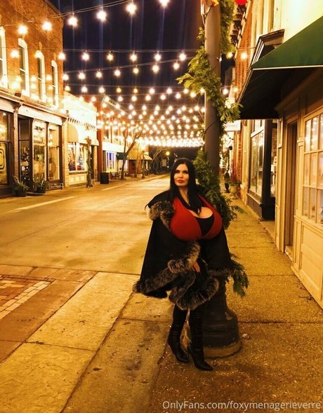 foxymenagerieverre naked actress images