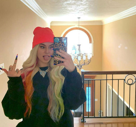 grapeslikethefruit nude star pics