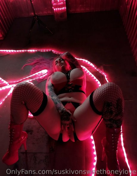 suskivonsweethoneylove star naked image