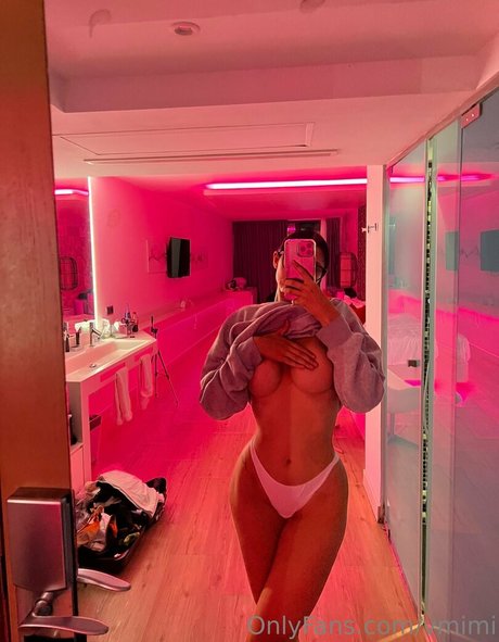 vmimi pornstar nude picture