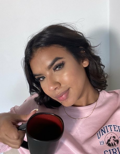 kendrabrowm pretty model images