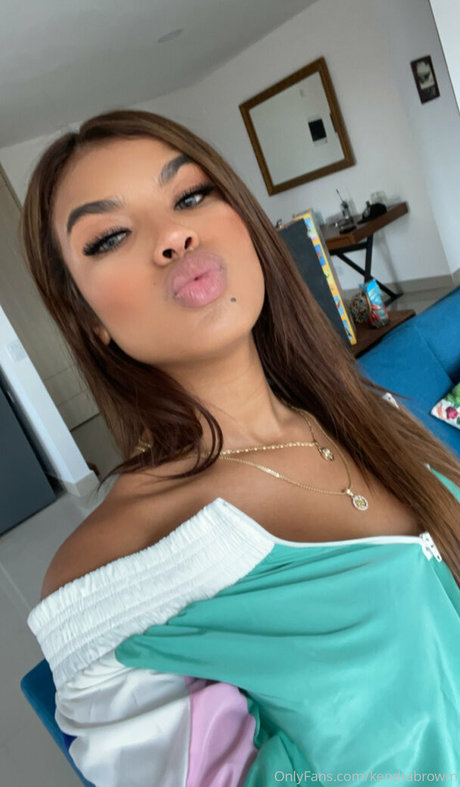 kendrabrowm model free images