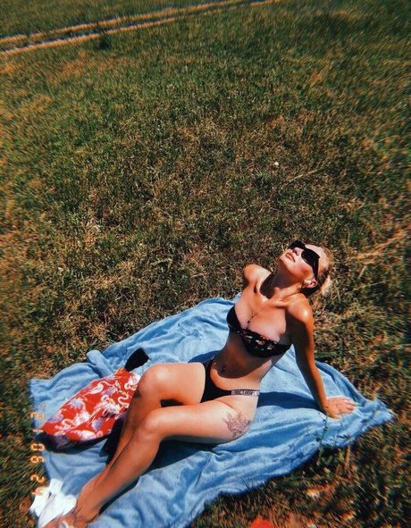 bellacherry69 erotic actress gallery