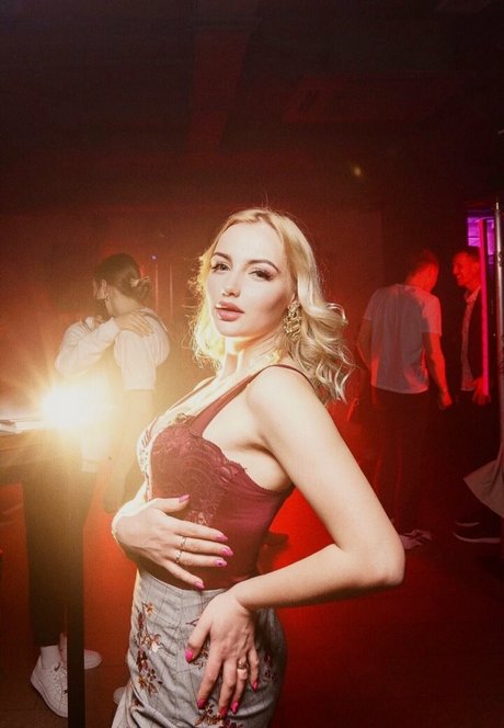 bellacherry69 xxx pornstar img