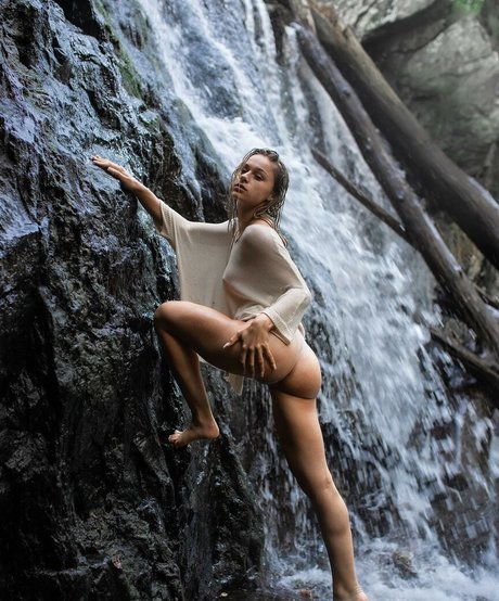 Vixengoddesss_ star porn photo