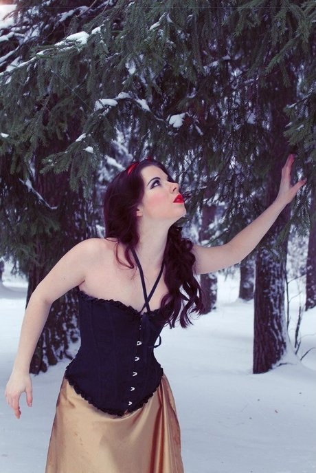 Anastasya Zelenova naked model pictures